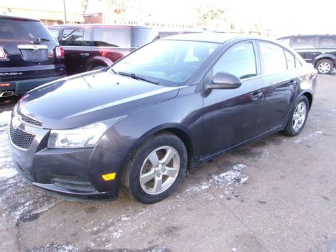 Used 2014 Chevrolet Cruze LT FWD image 2