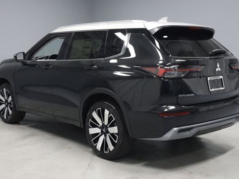 New 2025 Mitsubishi Outlander AWD image 6