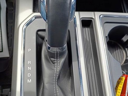 Used 2020 Ford F150 Lariat w/ Equipment Group 502A Luxury AWD/4WD image 19