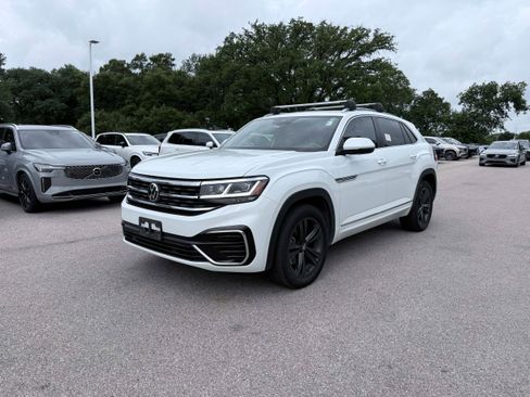 Used 2022 Volkswagen Atlas Cross Sport SEL R-Line AWD/4WD image 2