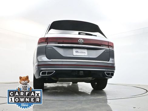Used 2024 Volkswagen Atlas SEL Premium R-Line AWD/4WD image 33