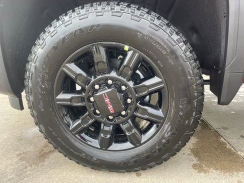 New 2026 GMC Sierra 2500 AT4 image 8