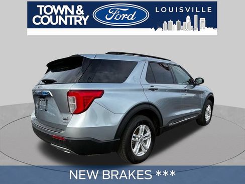 Used 2024 Ford Explorer XLT w/ Equipment Group 202A AWD/4WD image 4