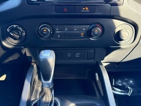 Used 2022 Nissan Frontier S image 12