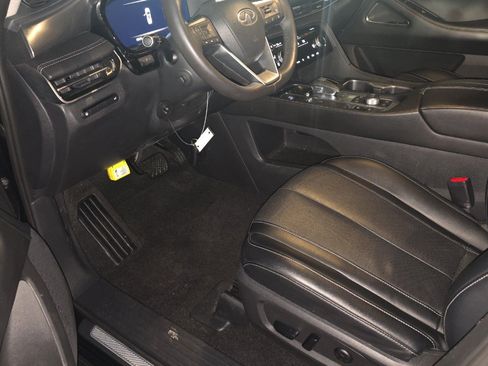 Certified 2024 INFINITI QX60 Luxe w/ Performance Audio Package FWD image 9