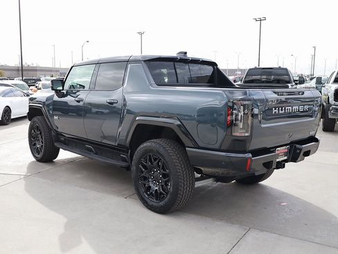 New 2026 GMC Hummer EV 4x4 Crew Cab image 4