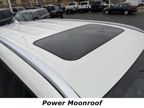 Used 2021 Toyota Highlander Limited image 11