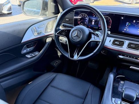 Used 2024 Mercedes-Benz GLS 450 4MATIC image 10