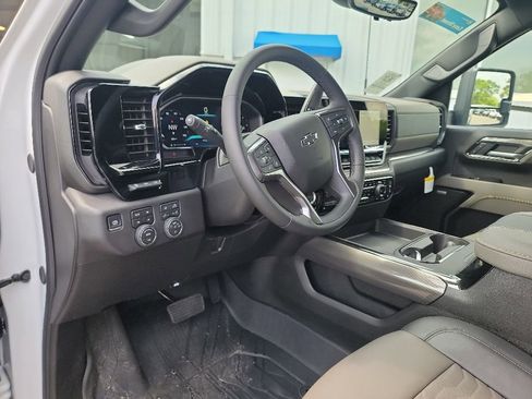 Used 2026 Chevrolet Silverado 2500 ZR2 w/ LPO, Dark Essentials Package AWD/4WD image 9