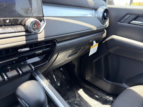 Used 2026 Chevrolet Colorado LT RWD image 42