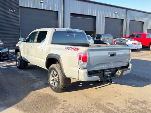 Used 2021 Toyota Tacoma TRD Off-Road image 5