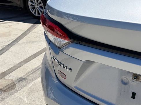 Used 2021 Toyota Corolla LE FWD image 5