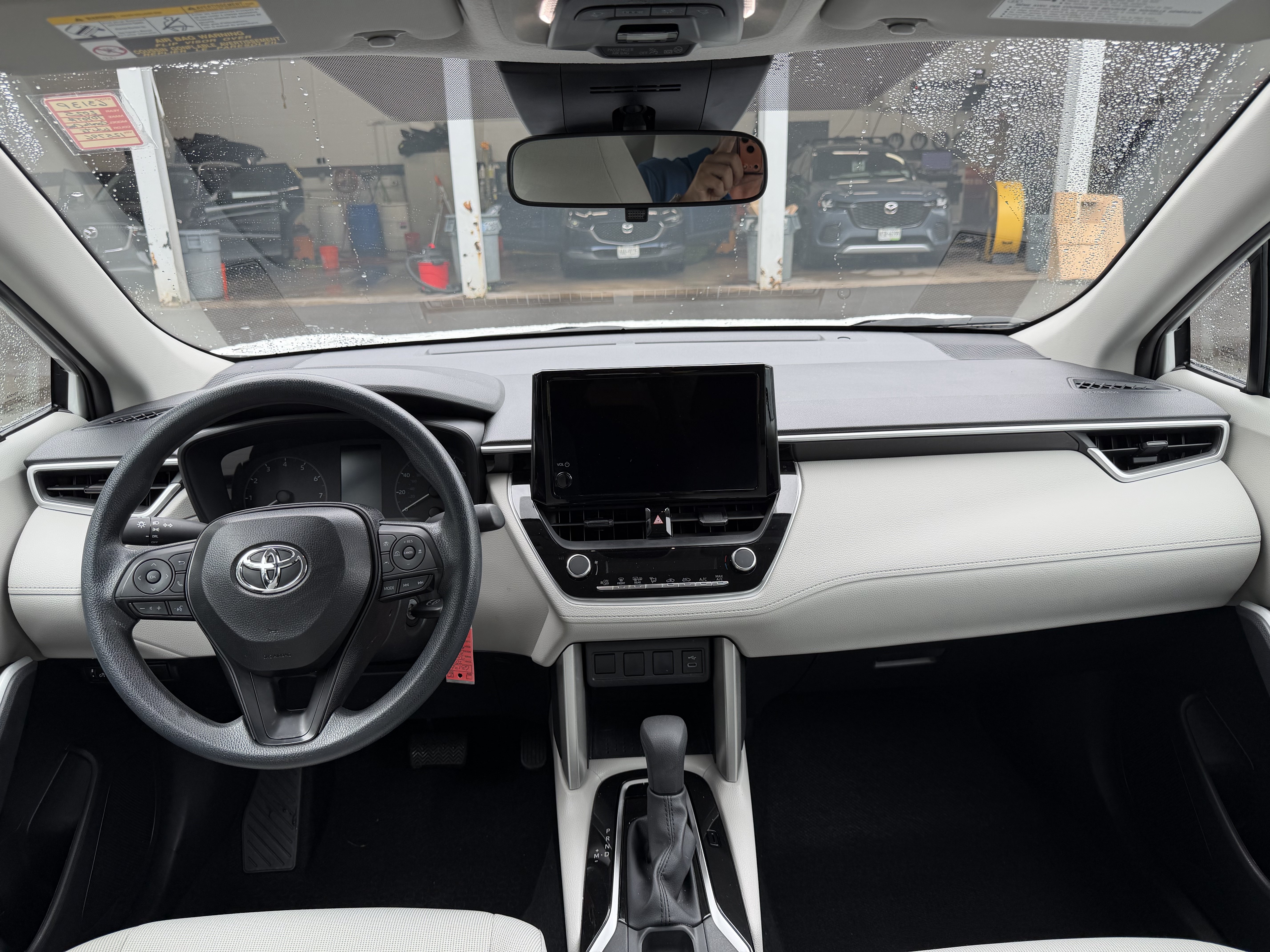 Used 2025 Toyota Corolla Cross L AWD/4WD image 10