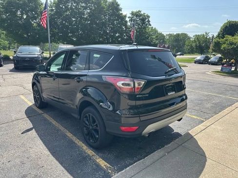 Used 2017 Ford Escape SE AWD/4WD image 3