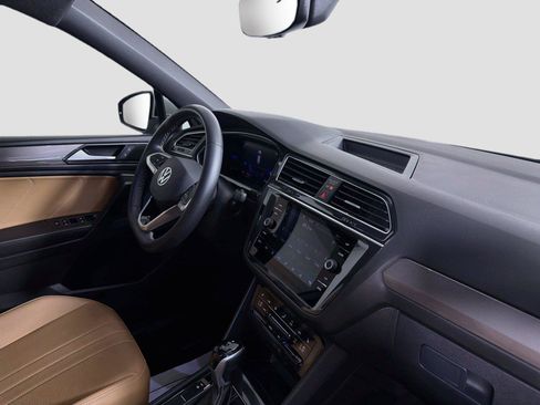 Used 2023 Volkswagen Tiguan SE FWD image 26