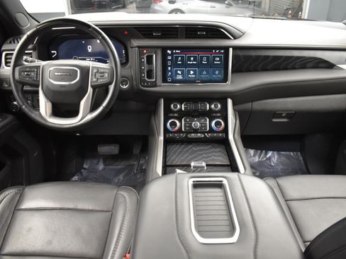 Used 2023 GMC Yukon XL Denali w/ Denali Reserve Package image 17