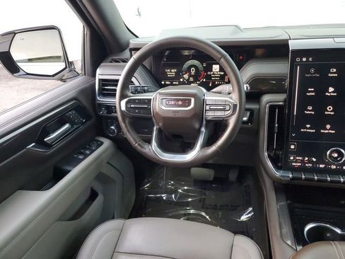 Used 2025 GMC Yukon XL Elevation image 12