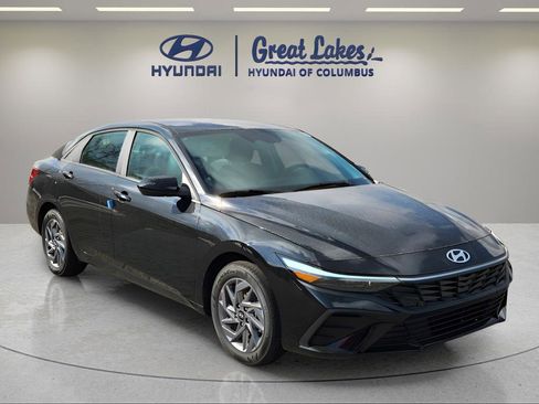 New 2026 Hyundai Elantra Hybrid w/ Cargo Package FWD image 7
