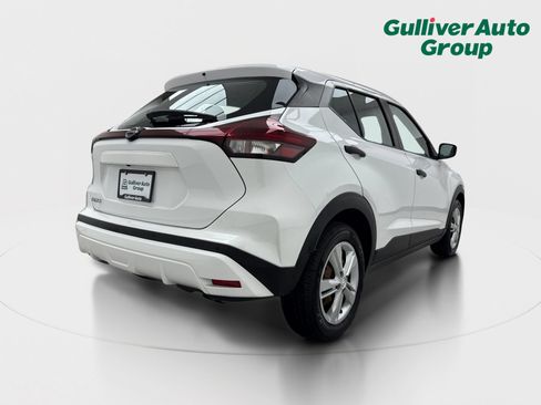 Used 2023 Nissan Kicks S FWD image 8