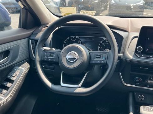 Used 2023 Nissan Rogue SV FWD image 14