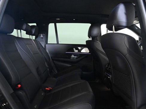 Used 2024 Mercedes-Benz GLS 450 4MATIC image 17