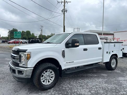 Used 2018 Ford F250 XLT w/ XLT Value Package AWD/4WD image 2
