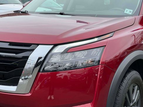 Used 2023 Nissan Pathfinder SV image 37