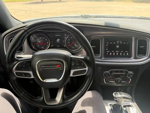 Used 2021 Dodge Charger SXT w/ Leather Interior Group RWD image 28