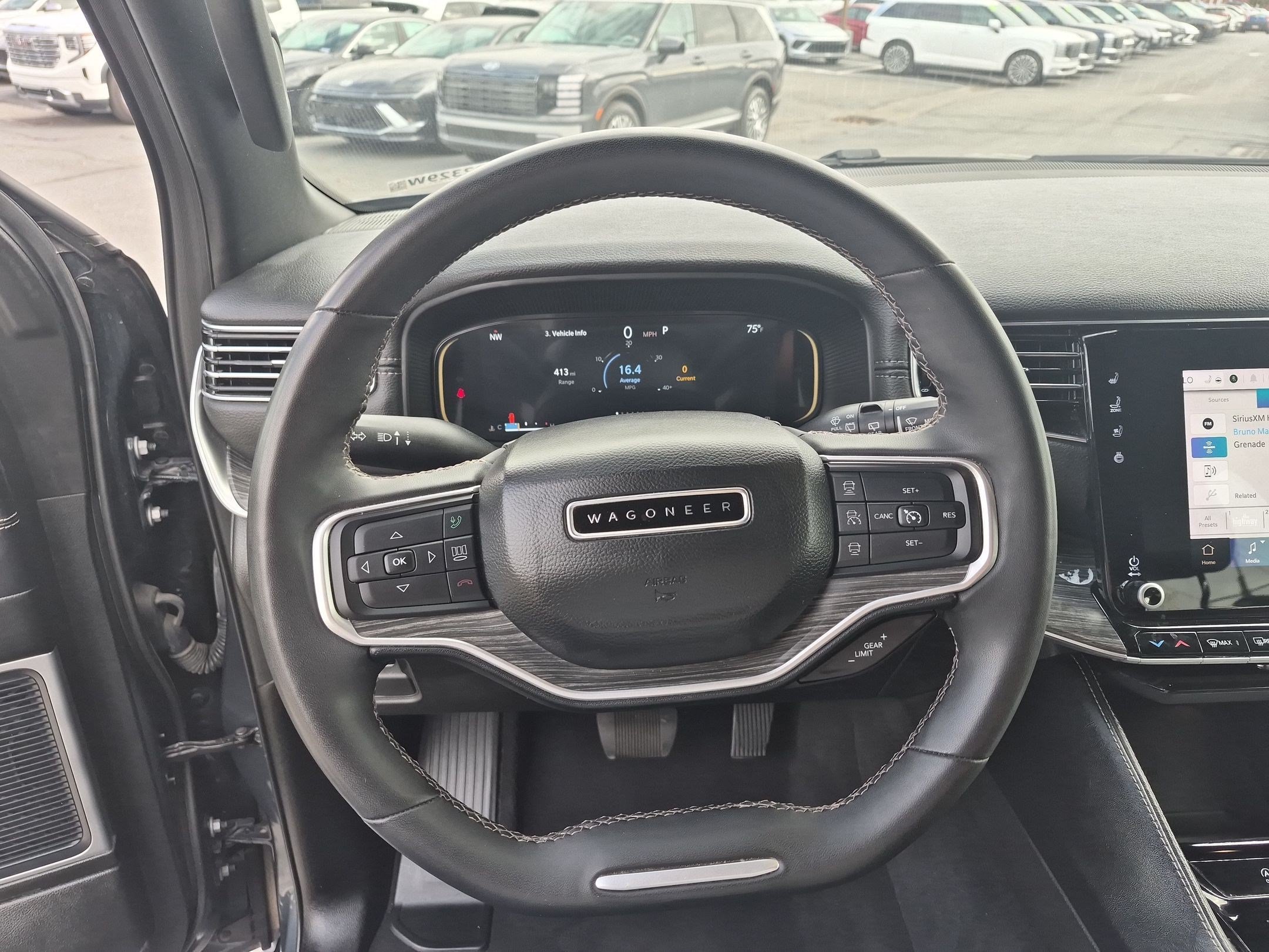 Used 2024 Jeep Wagoneer L Series II w/ Flexible Seating Group AWD/4WD image 17