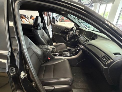 Used 2016 Honda Accord Sport image 29