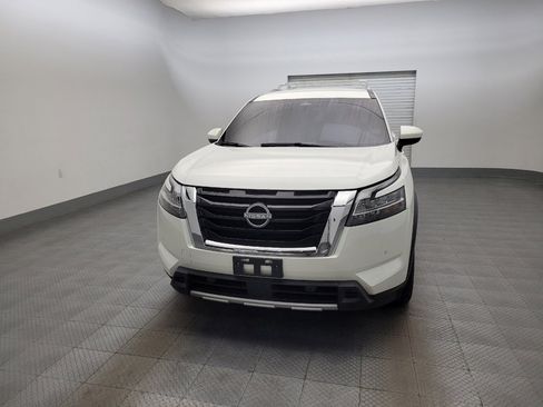 Used 2023 Nissan Pathfinder SL FWD image 15