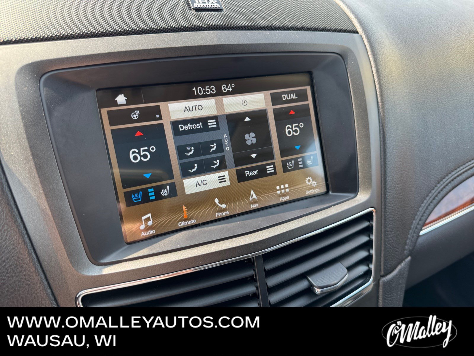 Used 2019 Lincoln MKT AWD image 22