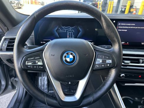Used 2023 BMW i4 eDrive35 w/ Premium Package image 17