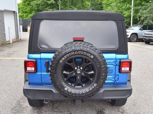 Used 2022 Jeep Wrangler Sport AWD/4WD image 7