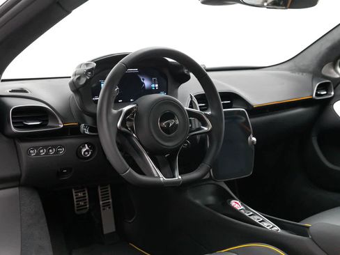 Used 2023 McLaren Artura RWD image 2