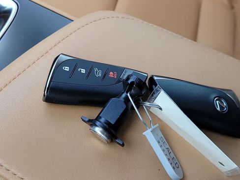 Used 2025 Lexus NX 250 FWD w/ Towing Package (2000 Lbs) image 28