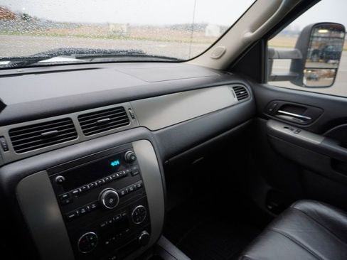 Used 2014 Chevrolet Silverado 2500 LTZ image 15