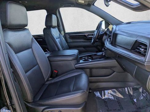 Used 2025 Chevrolet Tahoe LT AWD/4WD image 22