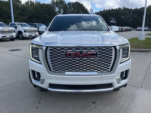 Used 2021 GMC Yukon XL Denali w/ Denali Premium Package RWD image 12