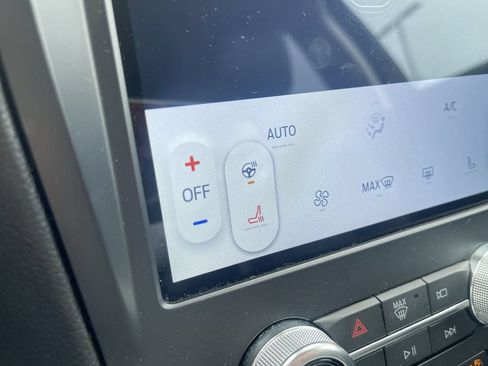 Used 2024 Ford Edge Titanium AWD/4WD image 27