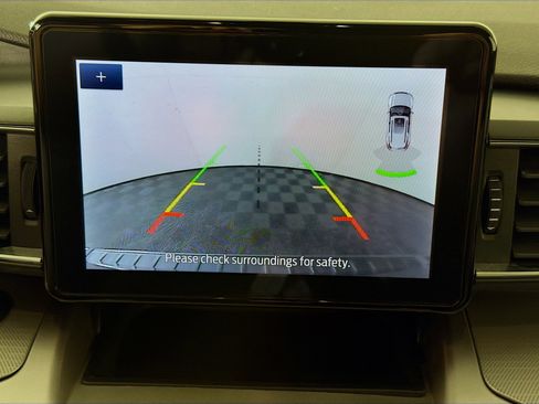 Used 2022 Ford Explorer XLT w/ Equipment Group 202A image 17