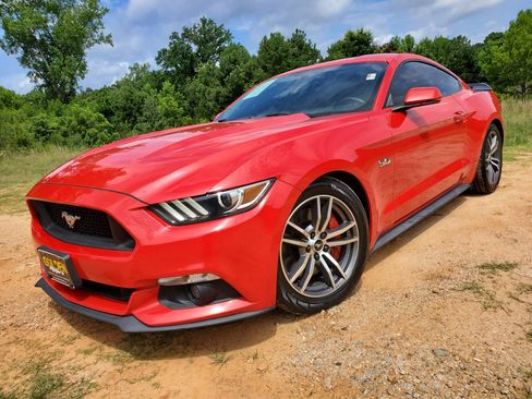 Used 2015 Ford Mustang GT Premium RWD image 2