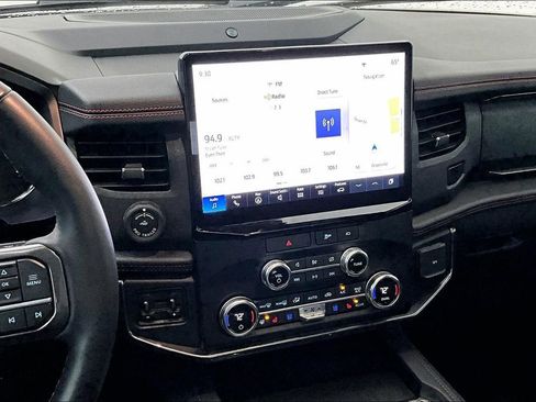 Used 2023 Ford Expedition Limited image 8