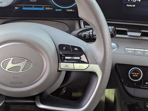 Used 2024 Hyundai Elantra SEL image 21