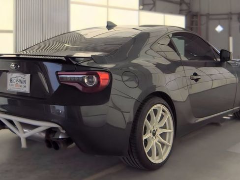 Used 2017 Subaru BRZ Limited w/ Popular Package #1 RWD image 3