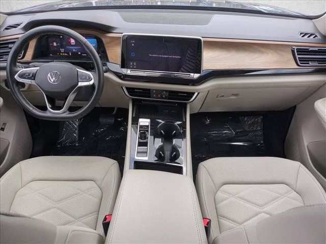 Used 2025 Volkswagen Atlas SE FWD image 16