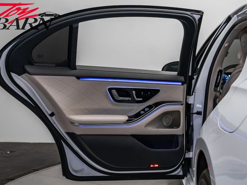 Used 2024 Mercedes-Benz S 580e 4MATIC Sedan image 41