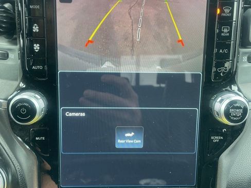 Used 2023 RAM 1500 Laramie image 18