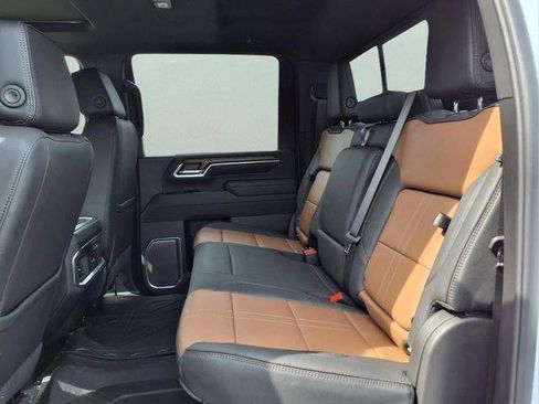 New 2026 Chevrolet Silverado 3500 High Country w/ High Country Premium Package AWD/4WD image 9