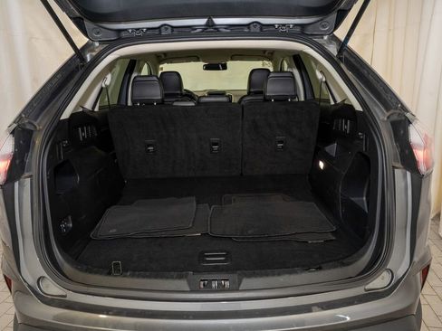 Used 2024 Ford Edge SEL image 5